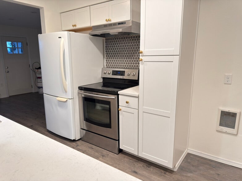 Building Photo - 1432 Park Ave NE