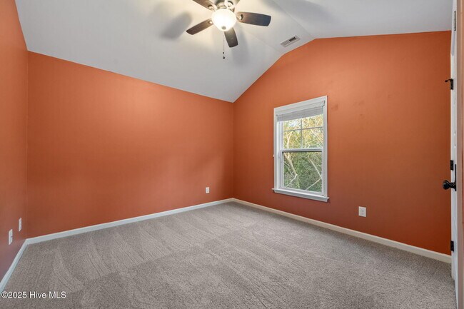 Building Photo - 711 Tuscarora Dr