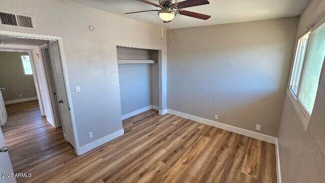 Building Photo - 2202 W Heatherbrae Dr