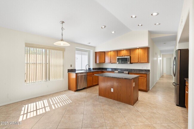 Building Photo - 7910 W Adobe Dr