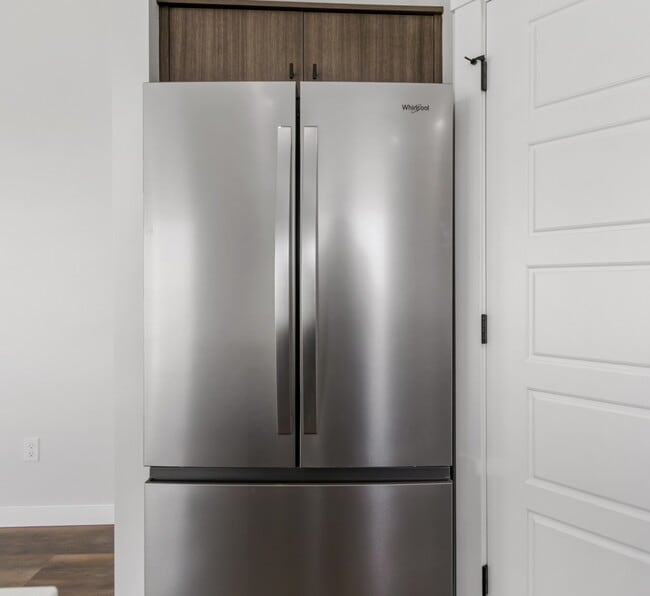 Building Photo - 7113 S Old Farm Ave