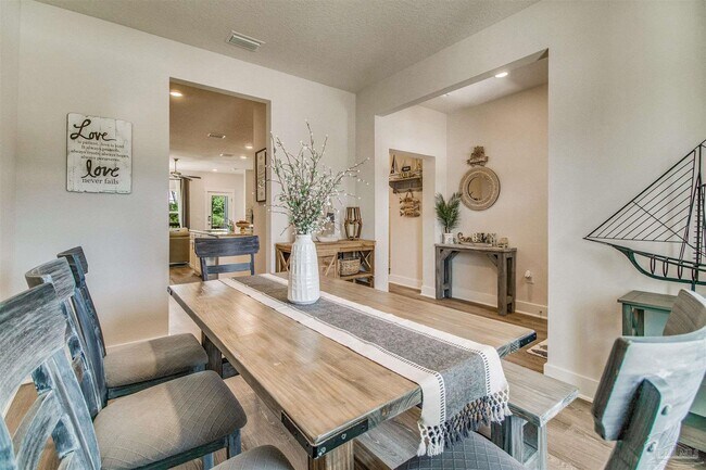 Building Photo - 14358 Gardenglen Dr