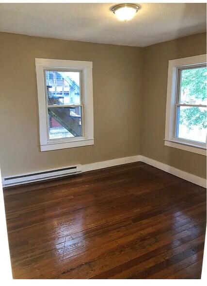 Building Photo - 3 Hanover St