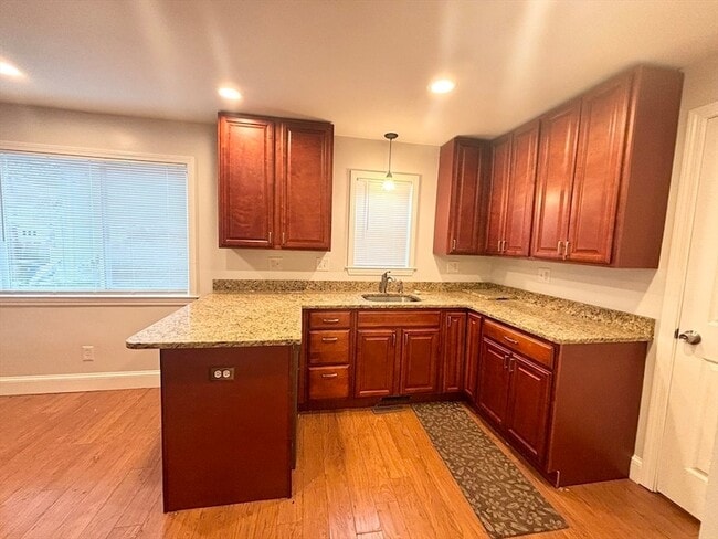 Building Photo - 11 Byron St