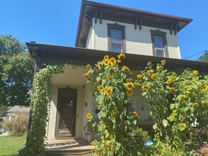 Building Photo - 239-241 South Maple