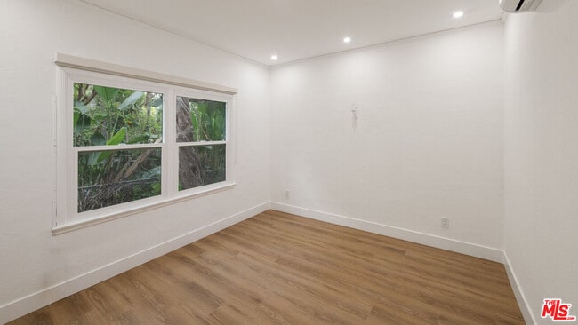 Building Photo - 5727 Carlton Way