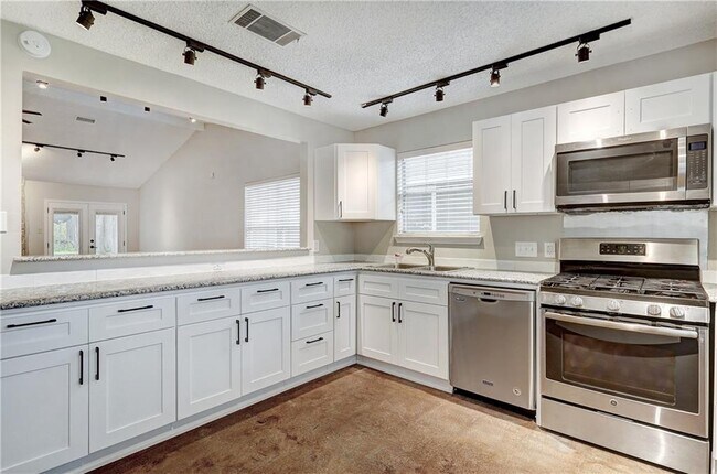 Building Photo - 6009 Avery Island Ave