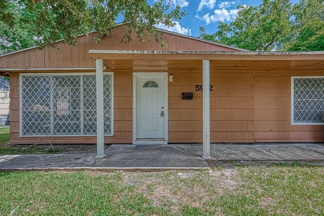 Building Photo - Affordable 3BD/2BA single-family house!
