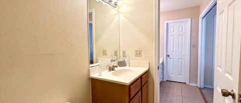 Building Photo - 2361 Sugartree Ct