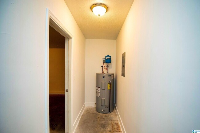 Building Photo - 12965 Brookstone Way