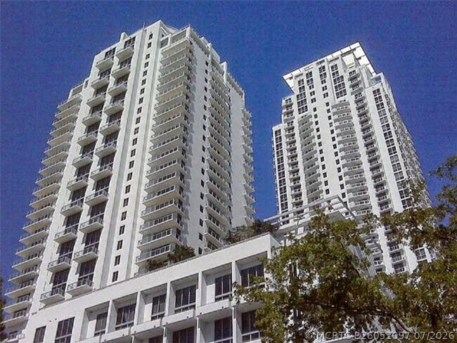 Building Photo - 1060 Brickell Ave
