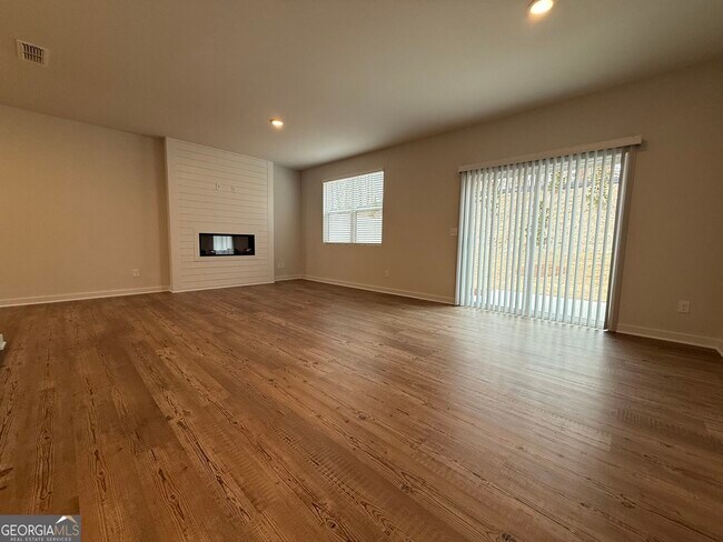 Building Photo - 7309 Mulberry St