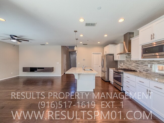 Building Photo - 1041 Bridlewood Dr