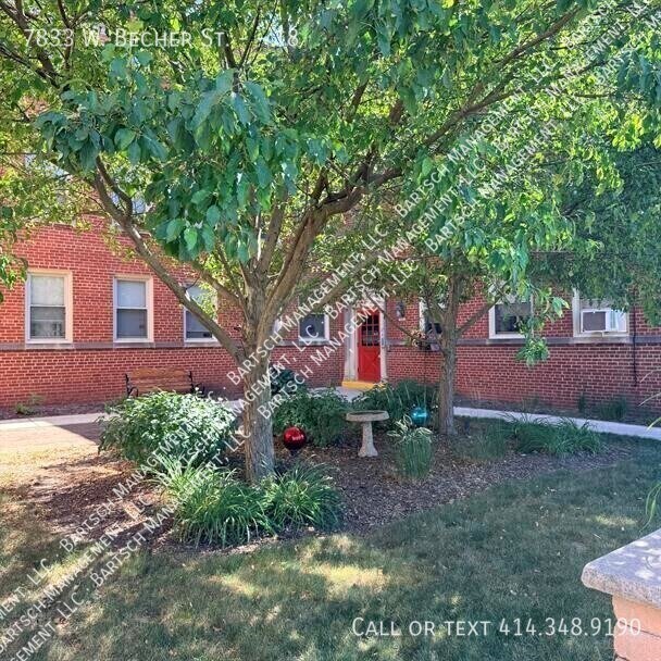 Building Photo - 7833 W Becher St