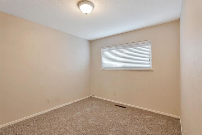Building Photo - Tri-Level Home in Los Gatos