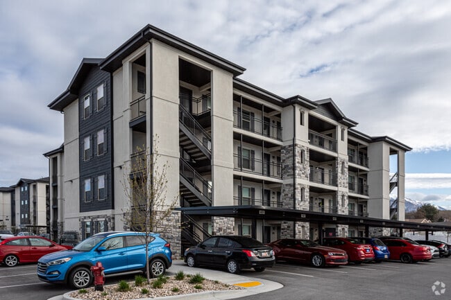 Building Photo - Running Horse Condominiums