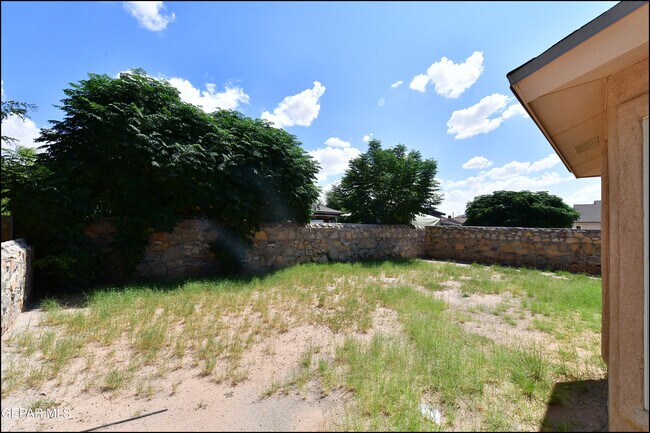 Building Photo - 3112 Tierra Ayala Dr