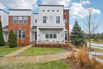 Building Photo - 905 Times Square Dr