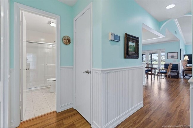 Building Photo - 5636 SE Foxcross Pl
