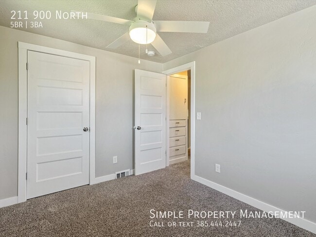 Building Photo - 211 900 N