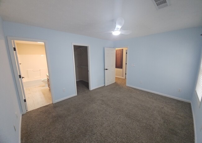 Building Photo - 817 Pine Hill Ct