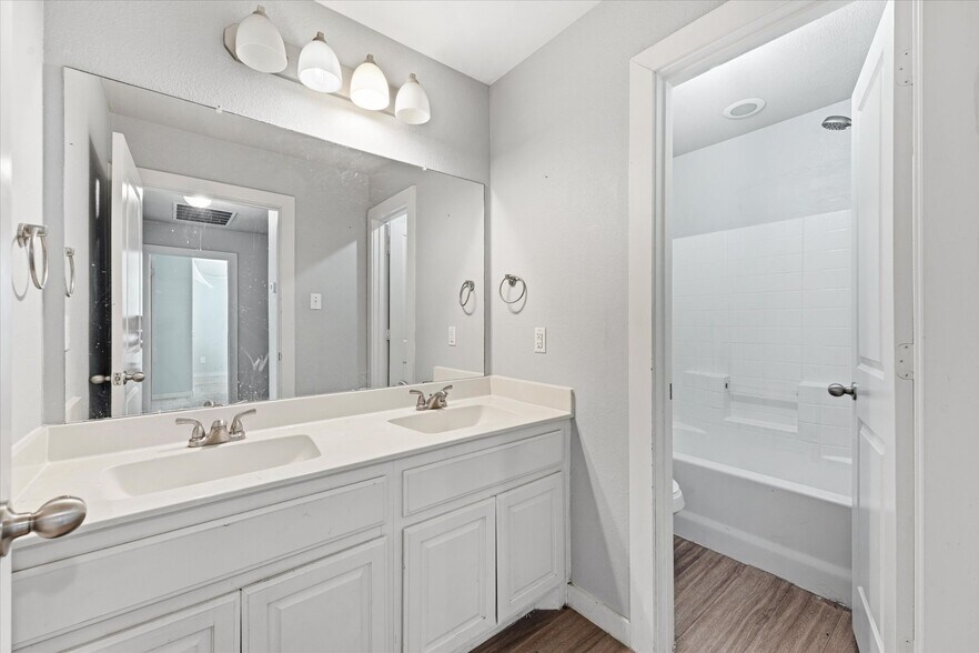 Building Photo - 9975 Rio Doso Dr