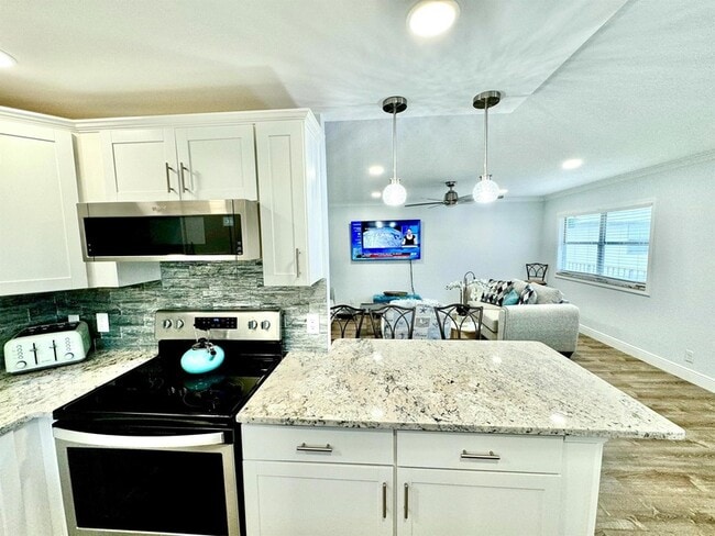 Building Photo - 177 Brittany Terrace