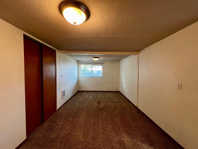Building Photo - Non-Refundable & Security Deposit Total: $1700.00