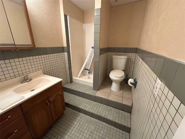 Building Photo - 9334 Lomax St