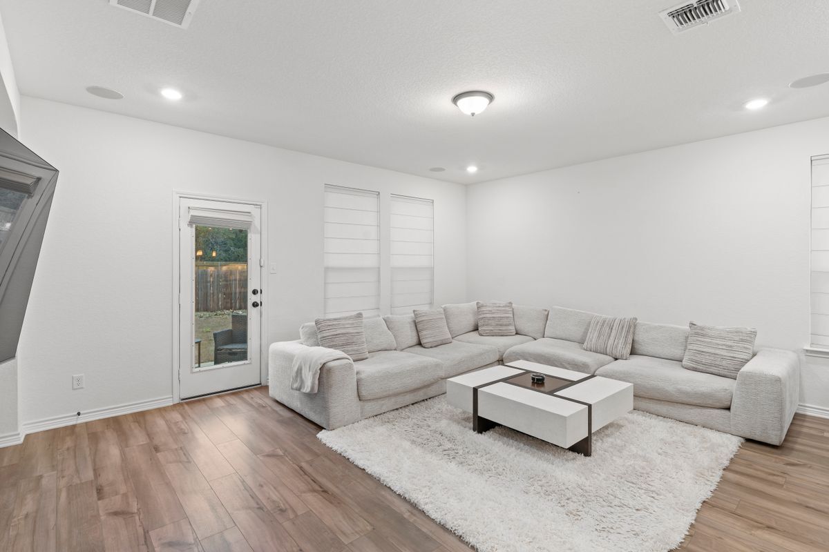 Building Photo - 5714 Agave Spine