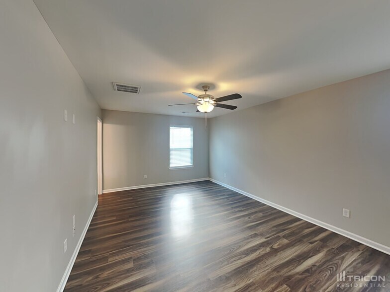 Building Photo - 2240 Pearwick Ct
