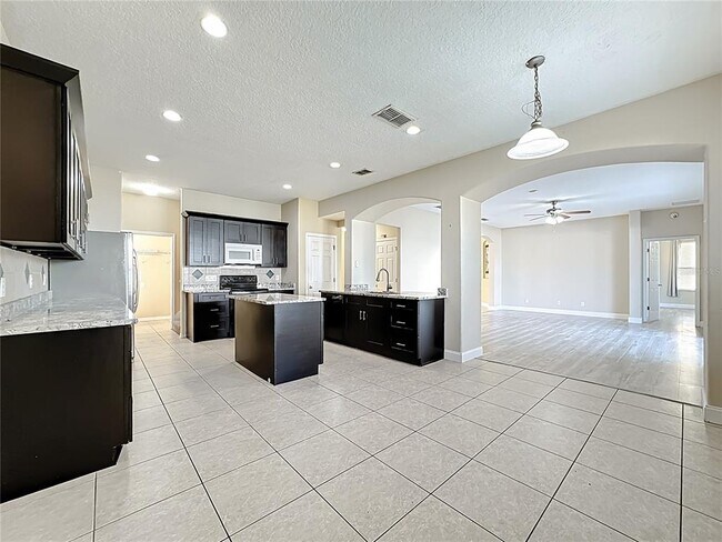 Building Photo - 9551 Bennington Chase Dr