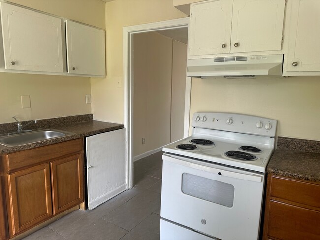 Floorplan - Cromwell Park Apartments