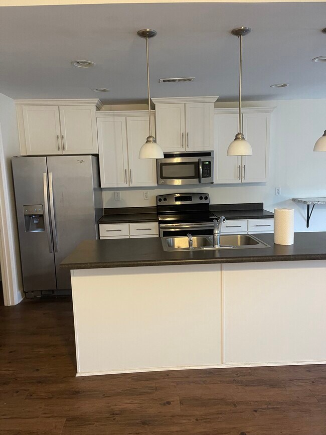 Building Photo - 1511 Joy St SE