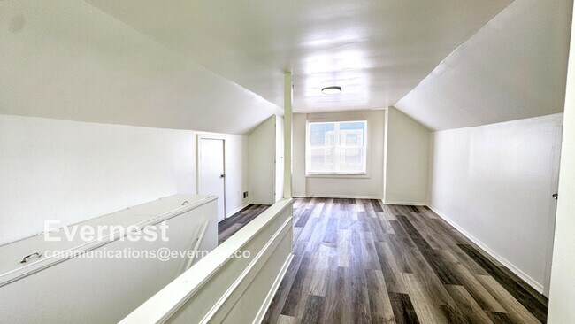 Building Photo - 17602 Vaughan St