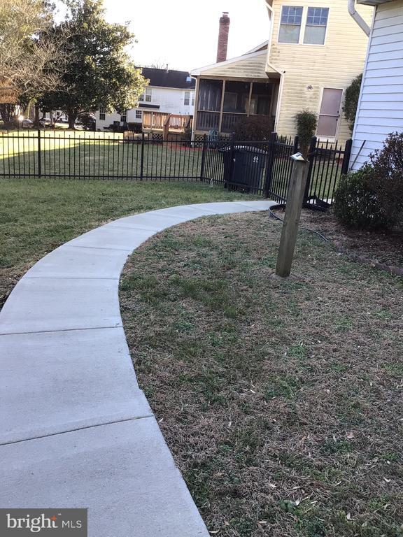 Building Photo - 1307 Fairlakes Pl