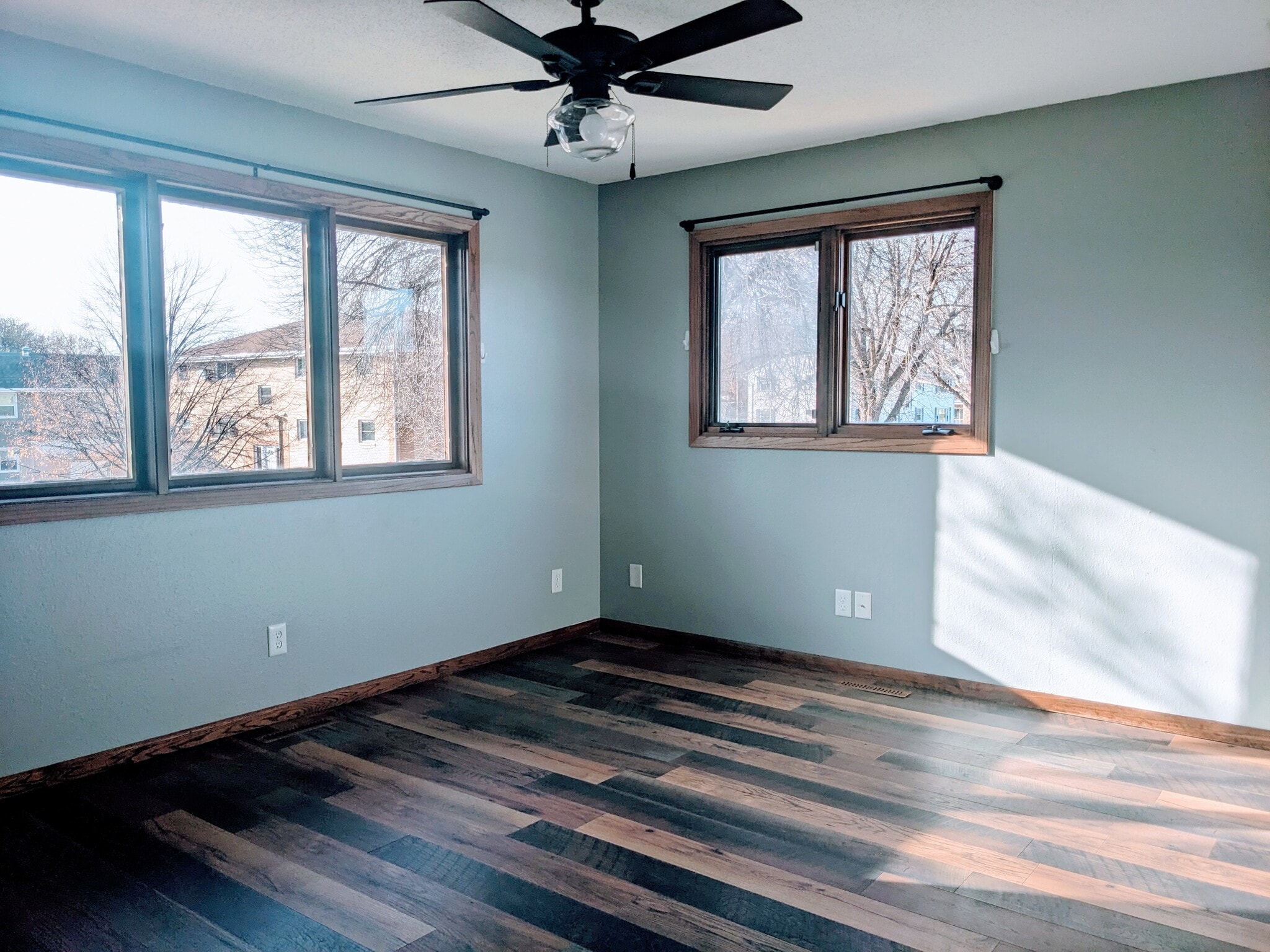 Additional living / office space - 2114 Laforest Ave