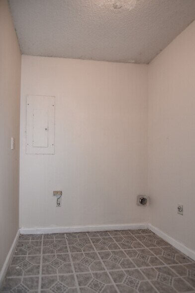 Building Photo - 6240 Lucille Dr