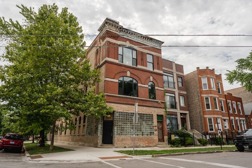 Building Photo - 2701 W Thomas St