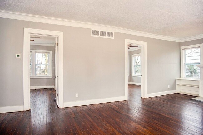 Building Photo - SEE IT NOW: Charming Updated Home in a Qui...