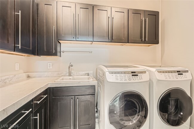 Building Photo - 5367 Secluded Brook Cir