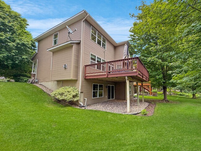 Building Photo - 815 Newberry Ln