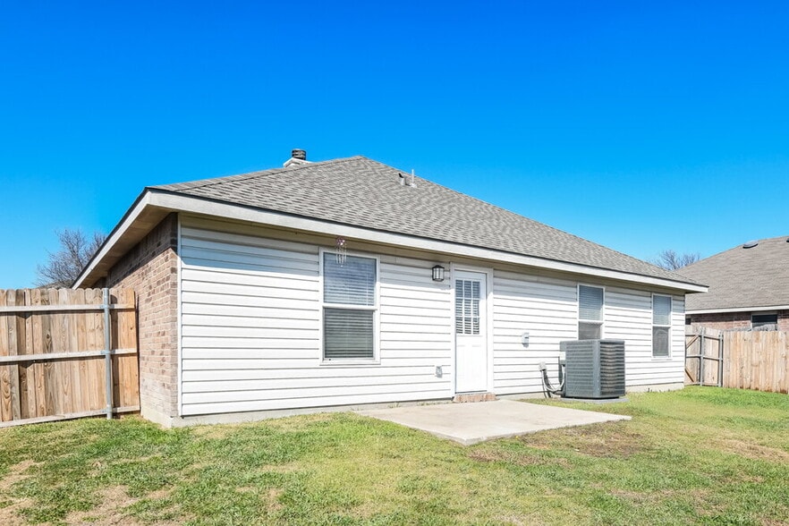 Building Photo - 1433 Lauren Dr