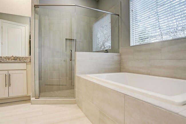 Building Photo - 4853 Benning Dr