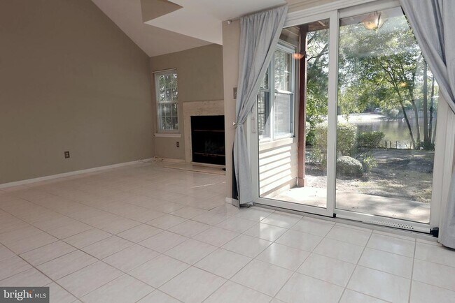 Building Photo - 53 Woodlake Dr
