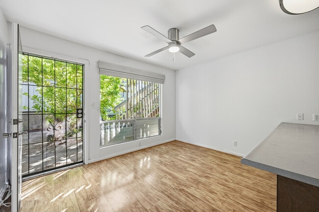 Building Photo - Kihei Manor