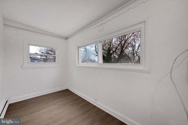 Building Photo - 12 Montrose Ave