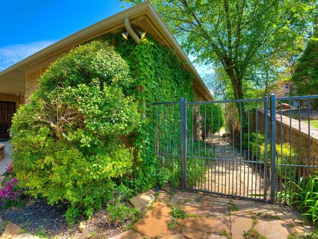 Building Photo - Elegant 3-Bedroom Home in Thornbrooke Village – All Bills Paid