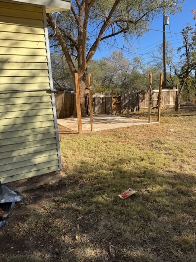 Building Photo - UPDATED HOUSE