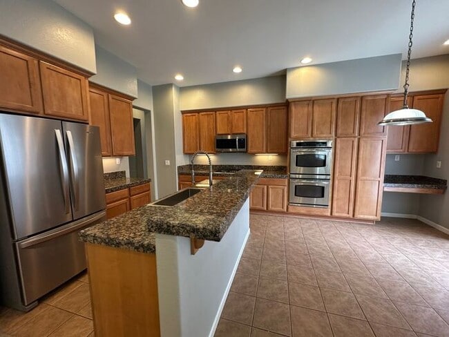 Building Photo - 10615 Summer Glen Dr